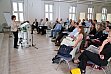 Dr. Ines Kadler-Neuhausen gibt den Impuls zum Thema "Über den hintergründigen Sinn und Zweck und die unausgeschöpften Potenziale der neuen Bachelor- und Masterstudiengänge. Beobachtungen aus einem laufenden Selbstversuch"