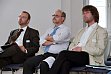 v.l.n.r.: Peter Friedrich (Alumni), Prof. Dr. Christoph Weiser und Peter Wagner (Prorektorat für Studium, Lehre, Weiterbildung und internationale Beziehungen der Martin-Luther-Universität Halle-Wittenberg)