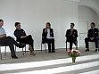 v.l.n.r.:
Michael Alberg-Seberich, stellvertretender Geschäftsführer, Active Philanthropy gGmbH, Berlin
Stephan Trautwein, Referent für Familienbildung, Evangelisches Bildungs- und Projektzentrum Villa Jühling e.V., Halle
Christian Kurzke, Studienleiter, Ev. Akademie Meißen
Dr. Michael Baer, Leiter des Studienförderwerks Klaus Murmann, Stiftung der Deutschen Wirtschaft, Berlin
Eberhard Schulz, Fachberater für Kindertageseinrichtungen, Diakonie Mitteldeutschland, Halle und Theaterpädagoge BuT (freiberuflich)